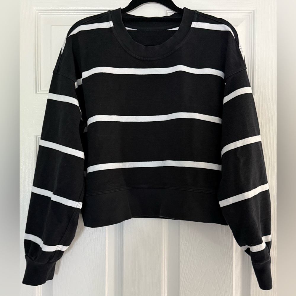Lululemon perfectly oversized cropped crew 6